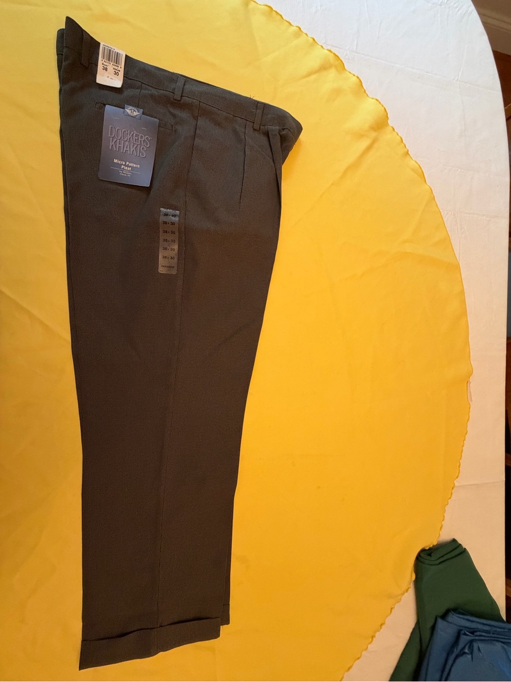 Dockers Men's Gray/ White Pattern Khaki Dress Pants NWT 38”x 30”